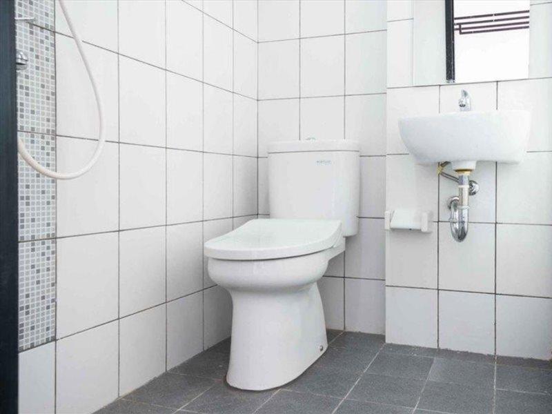 Reddoorz Plus Near Ice Bsd 2 Tangerang Bagian luar foto