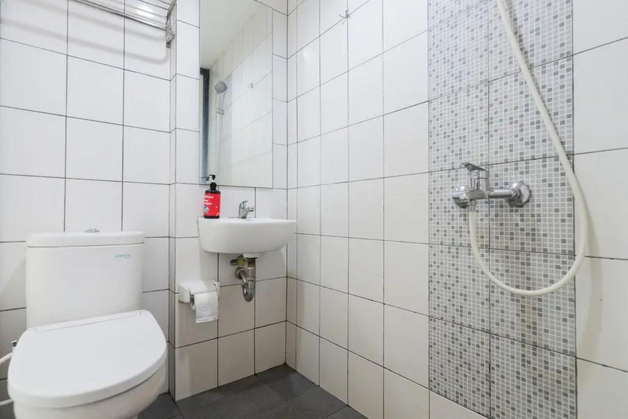 Reddoorz Plus Near Ice Bsd 2 Tangerang Bagian luar foto