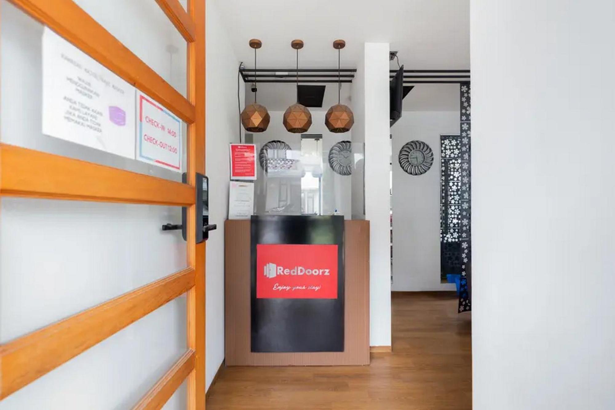 Reddoorz Plus Near Ice Bsd 2 Tangerang Bagian luar foto